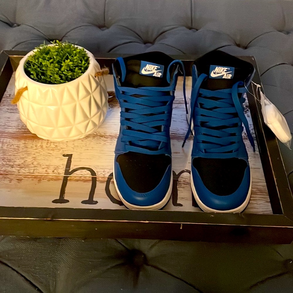 🤩 NIB Air Jordans 1 Blue/Black 🤩